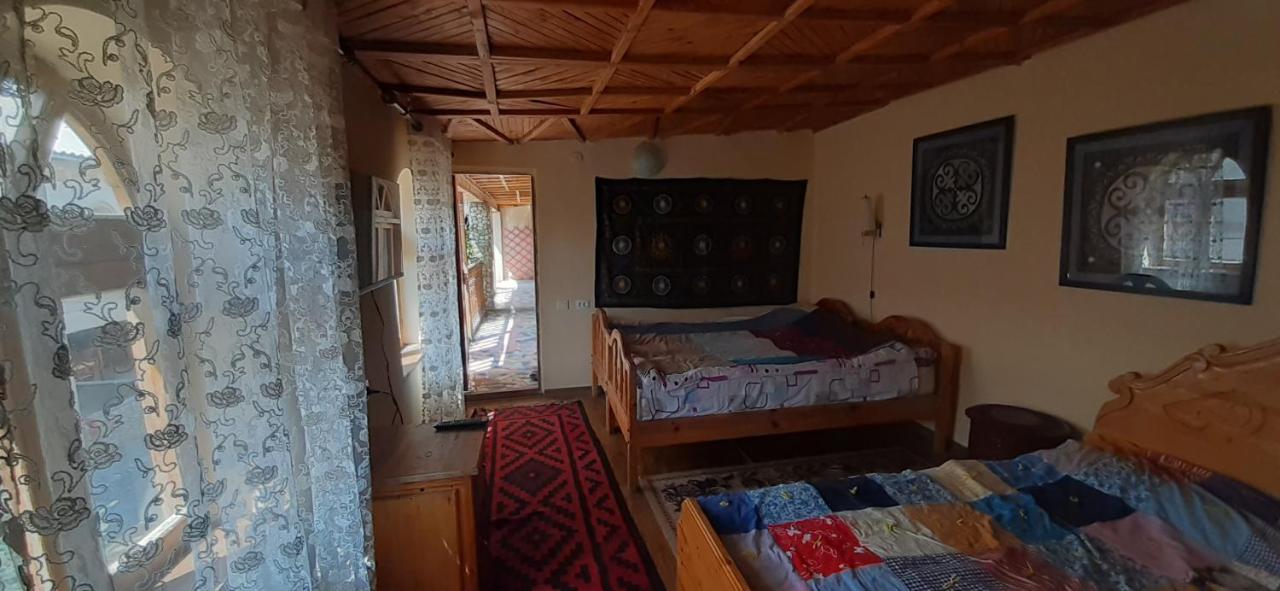 Ethno Guest House Caravan Tamchy Exterior foto