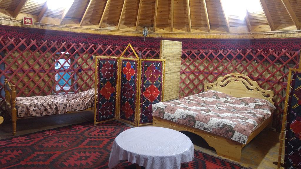 Ethno Guest House Caravan Tamchy Exterior foto